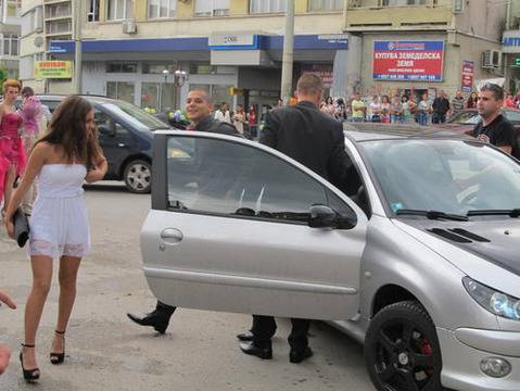 Топ 5 на досадните песни за абитуриентски бал