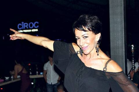 Fotos дойде да слуша Romana – Ex-Yu музика: сръбска музика, биографии, дискографии, текстове на песни, новини