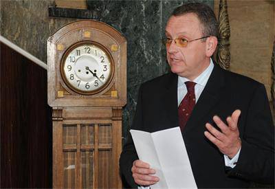 Кой е кандидатът за министър на културата Петър Стоянович