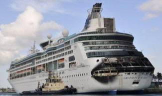 Пожар избухна на круизен кораб с 2200 пътници