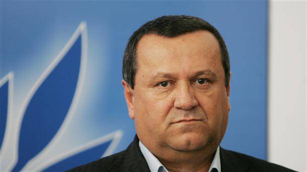 Хасан Адемов с фалшива диплома?