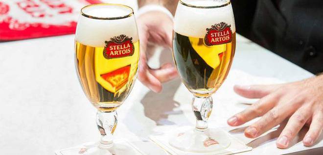 Тръгнете по стъпките на Stella Artois и спечелете комплект от 2 автентични бокала