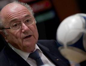 Блатер приема идеята жена да се кандидатира в Изпълкома на ФИФА