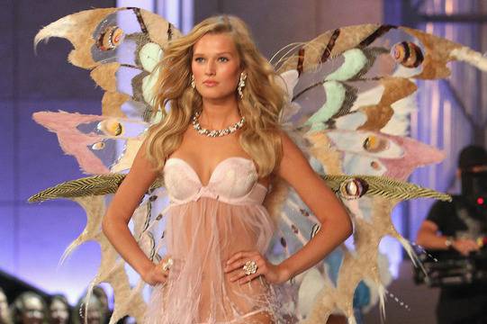 Новото „ангелче“ на Лео