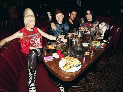 Picture Me Broken прелъстяват до смърт в новия си клип Torture