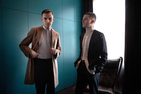 Гласът на Hurts записва с Калвин Харис