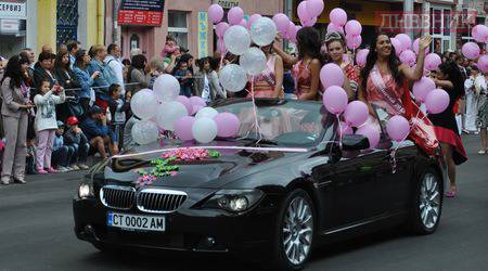 Фотогалерия: Шествието за празника на розата в Казанлък