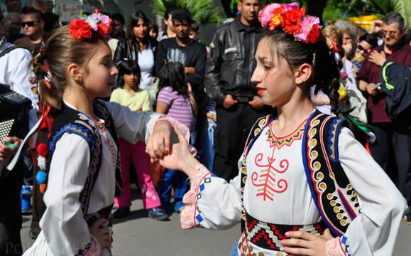 Над 200 души ще извият кръшно хоро в Бургас