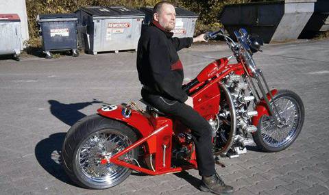 Мотоциклет със самолетен двигател