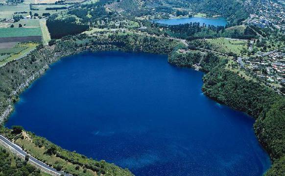 Едно от последните девствени езера на земята