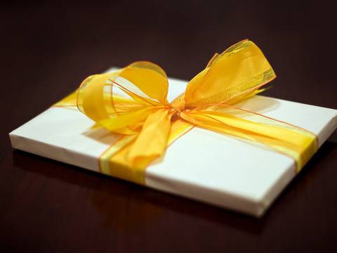 Какво да подарим, когато отиваме на гости