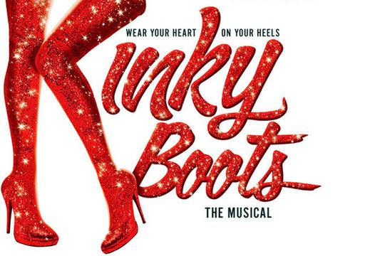 Синди Лоупър, травестити и високи токчета