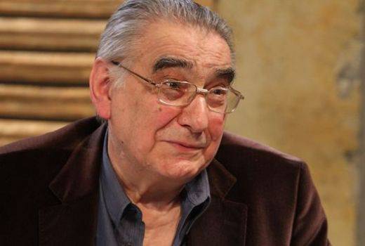 Светлин Русев излага картини пред Народния театър