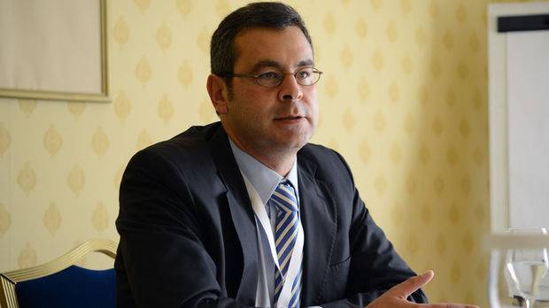 Синан Юлген: Правителството не може да продължава да управлява, както досега