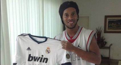 Роналдо върна жеста на Роналдиньо