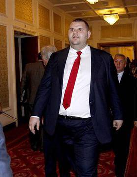 Кой е Делян Пеевски