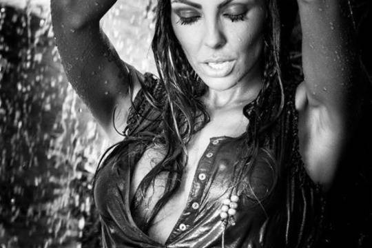 Новото секси видео на Николета Лозанова