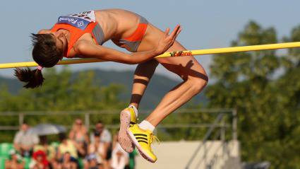 Демирева шампионка на България, Венева контузена