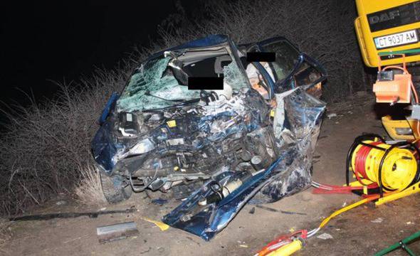 Петима загинаха при катастрофи