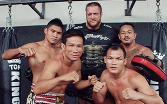 Българската ММА звезда Любо Симеонов е на подготовка в Тайланд