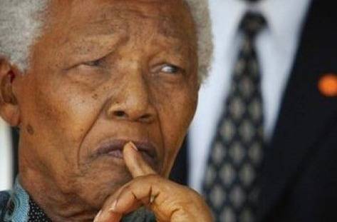 Нелсън Мандела вече е на командно дишане