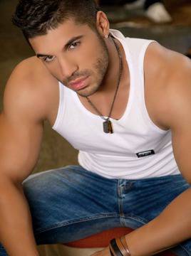 Тони Стораро записа дует със сина си Фики