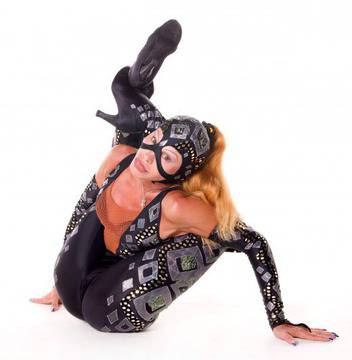 Жената-каучук Вили Кожухарова: След 30 години на сцена куцам и имам артроза!