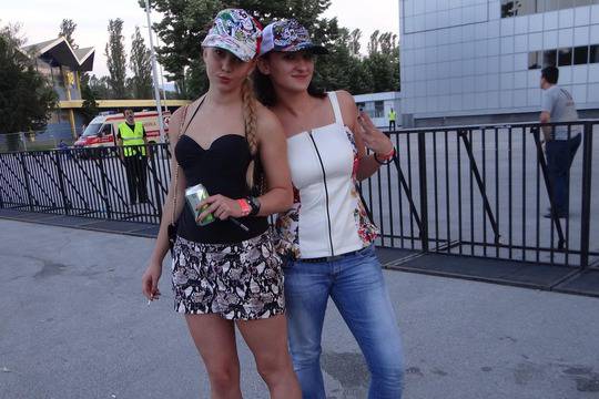 Хип-хоп мода: Деним и шапки