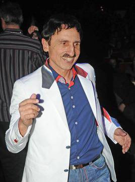 Приеха близнаците на Милко Калайджиев в езикова