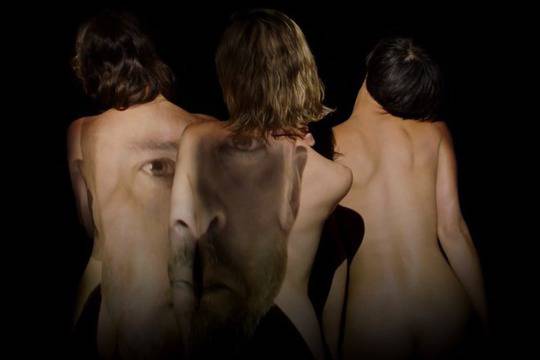 Джъстин върху три голи момичета в новия си клип (18+)