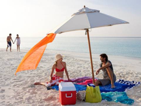 С хладилна чанта на плажа