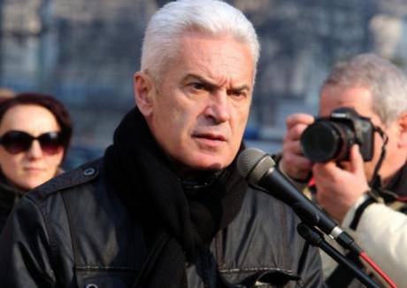 Жесток сблъсък между Волен Сидеров, Деница Гаджева и екип на СКАТ