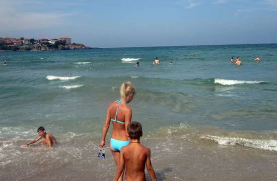 Внимавайте на Централния плаж в Созопол, спокойно море погълна 7-годишния Сашко