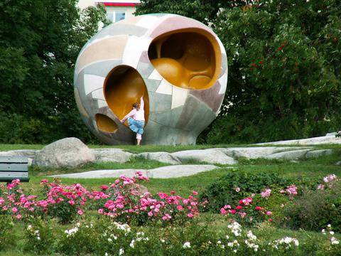 Интересни и нестандарти детски площадки по света (част 1)