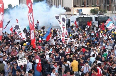 Новородено пострада при сблъсъци между полиция и протестиращи в Истанбул