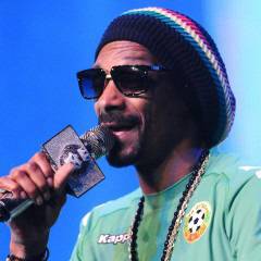 Снуп Дог пя в България с тениска националния ни отбор