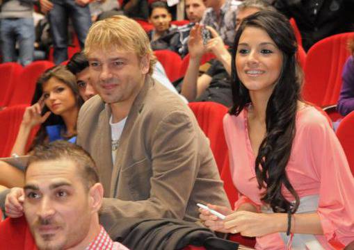 Кандидат-журналистите в УНСС пишат обръщение към нацията от името на президента