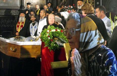 Стотици се простиха с митрополит Кирил!