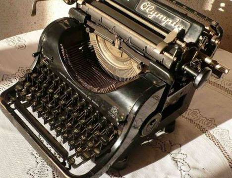 Руска спецслужба минава на пишещи машини заради страх от подслушване