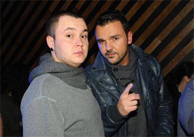 Графа и Били Хлапето се сприятеляват, докато ядат супа