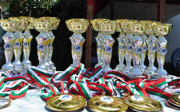 Златни стрели раздадоха на победителите в турнир по стрелба с лък