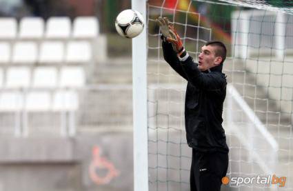 Генк изпрати оферта за Георги Китанов