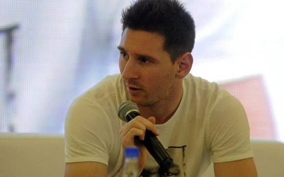 ВИДЕО: Меси и още 14 футболисти започнаха с Барселона