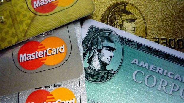 Брюксел обмисля по-ниски такси при ползване на дебитни и кредитни карти