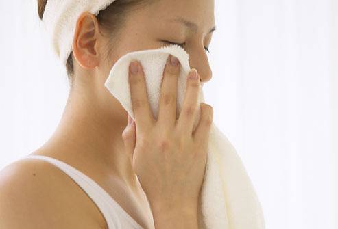 При ечемик на окото, наложете топъл компрес!