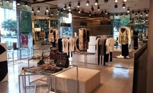 Долче и Габана затварят бутици в Милано