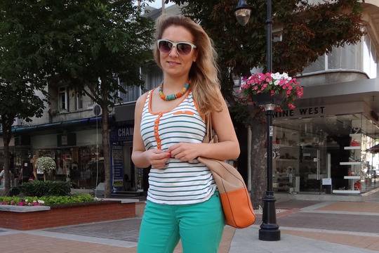 Бяло, зелено, оранжево