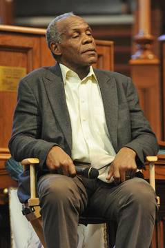 Дани Глоувър