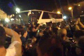 Сблъсъци между жандармерия и протестиращи пред парламента