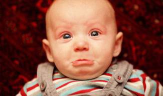 Престъпник спира обир, за да нахрани бебе